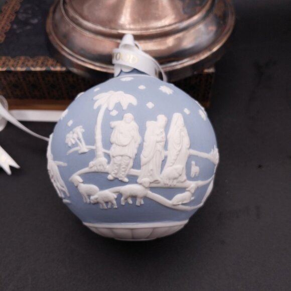 Wedgwood Nativity Christmas Ornament  Blue White in Box Jasper Ware Bauble - Picture 6 of 10
